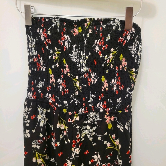 Floral strapless jumpsuit (small) - Picture 2 of 3